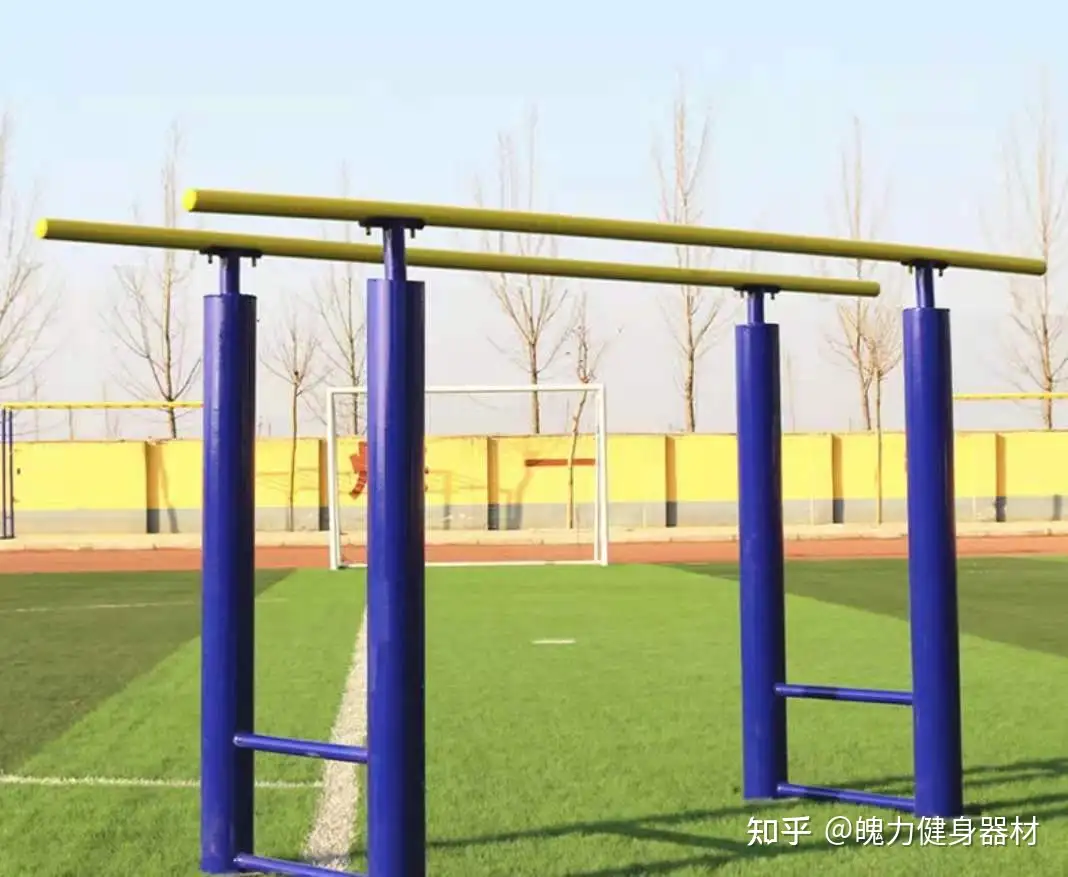 探索新的体能界限，尝试双杠单杠健身游戏的刺激训练